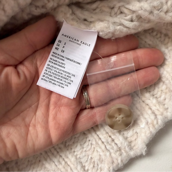 American Eagle Womens Cable Knit Oversized Pullover Sweater S Cream Cabincore - Picture 6 of 8